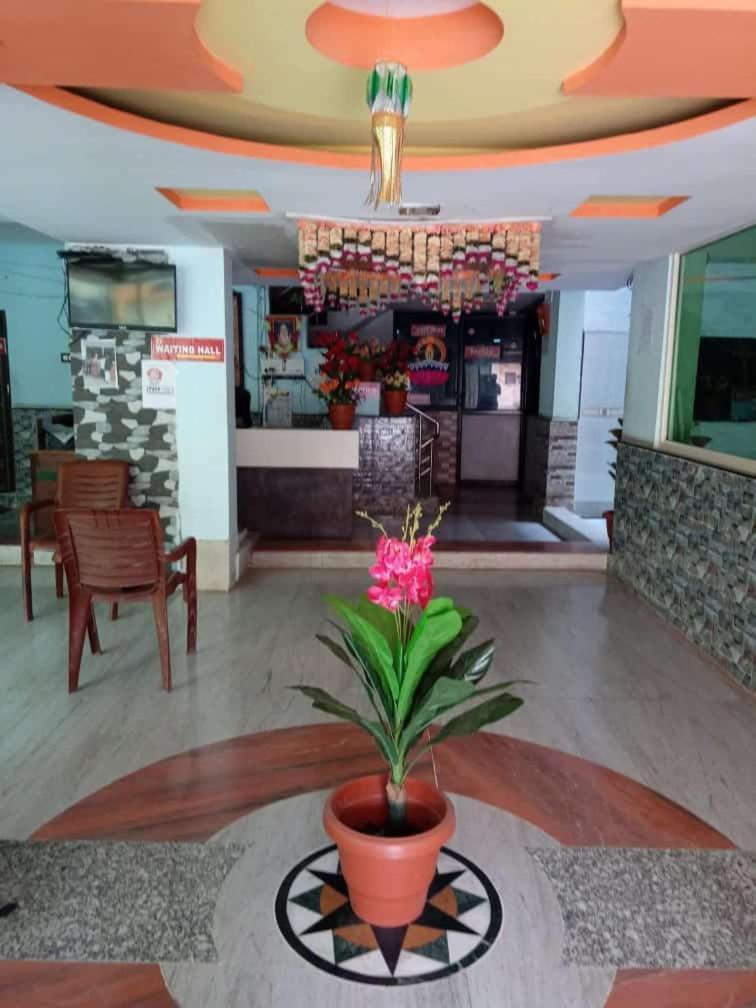 Sahil Lodge Akkalkot Akalkot エクステリア 写真